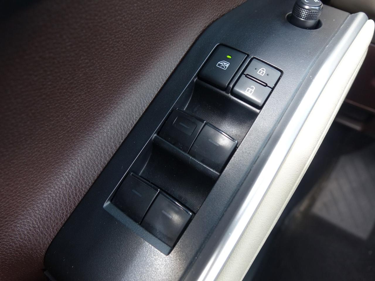 2020 Toyota Highlander XLE MODEL, AWD, 8 PASSENGER, LEATHER SEATS, SUNROO Photo45