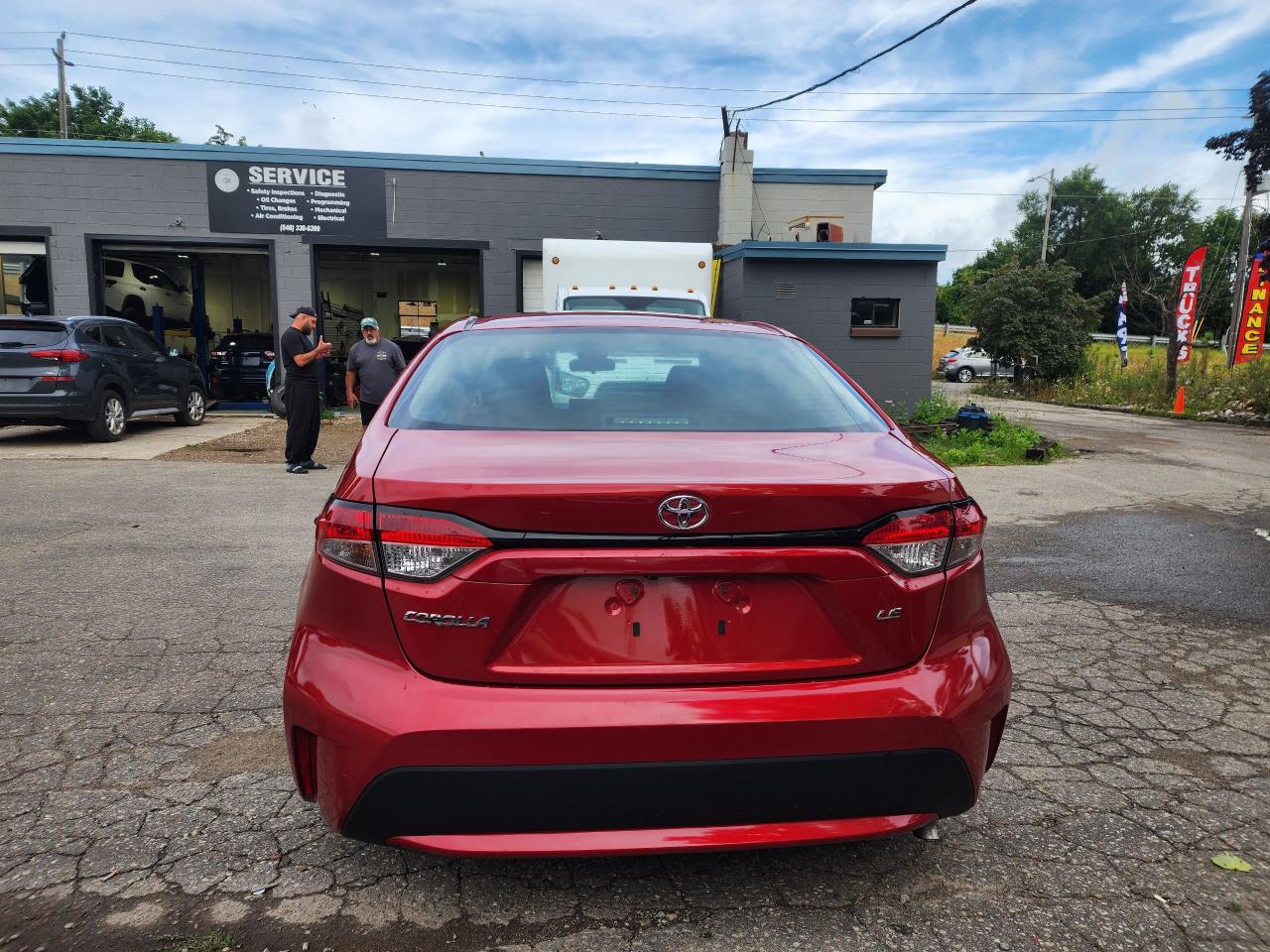 2021 Toyota Corolla LE l Clean Carfax l No Accidents l Fuel Efficent l - Photo #8
