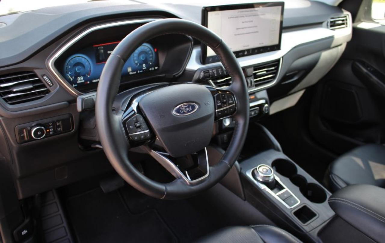 2024 Ford Escape Platinum*AWD*Heated Leather*CarPlay*Rear Cam - Photo #4