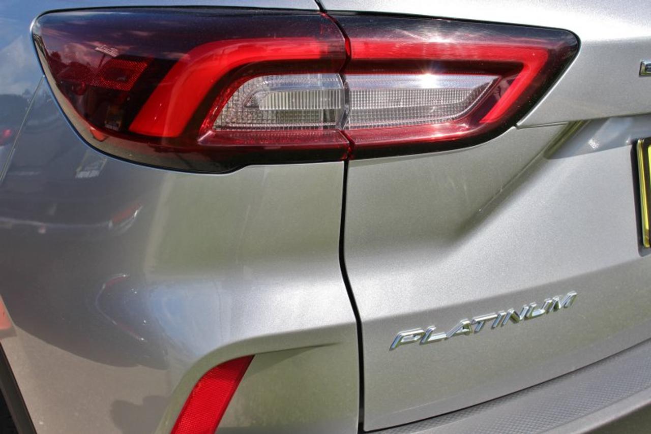 2024 Ford Escape Platinum*AWD*Heated Leather*CarPlay*Rear Cam Photo3