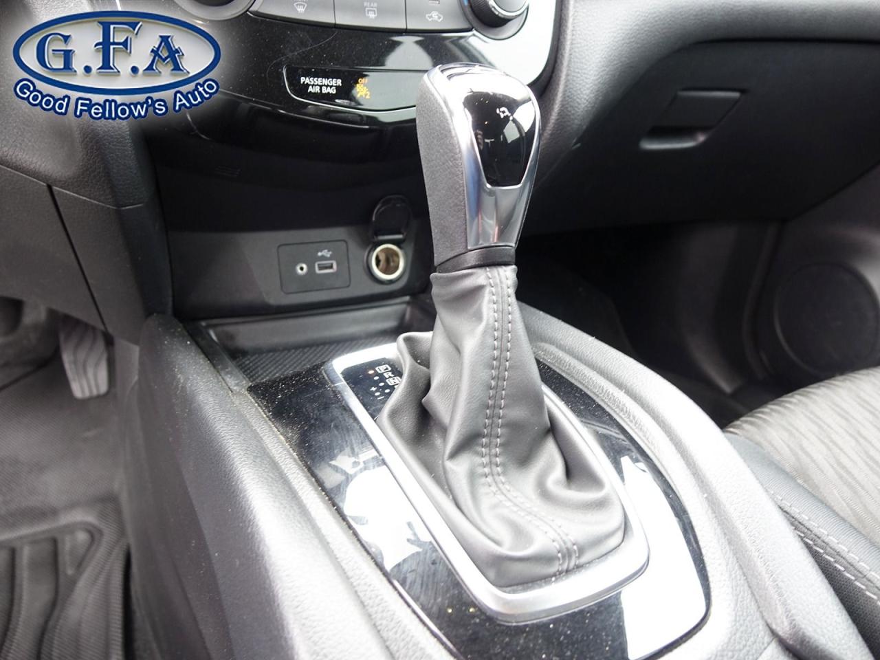 2020 Nissan Rogue S MODEL, FWD, REARVIEW CAMERA, HEATED SEATS, LANE Photo14