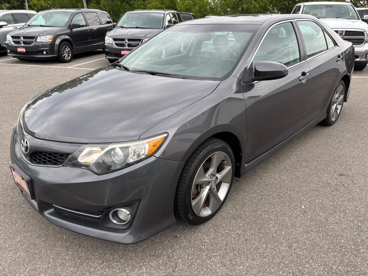 2014 Toyota Camry SE SPORT **  NAV, HTD LEATH, BACK CAM ** Photo2