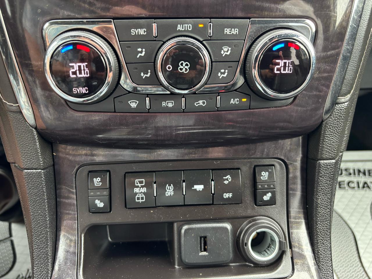 2017 Buick Enclave Premium ** AWD, BSM, LDW ** Photo