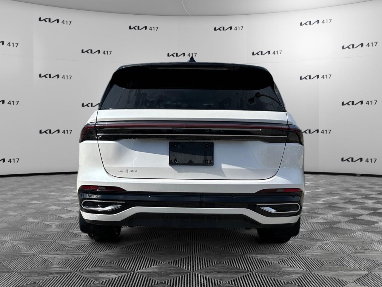 2024 Lincoln Nautilus Reserve AWD Photo3