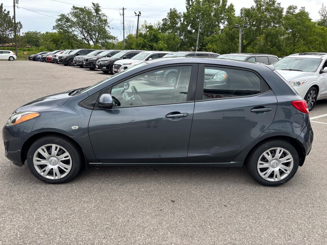 2011 Mazda MAZDA2 GS ** 5 SPEED, CRUISE, NEW TIRES ** Photo3