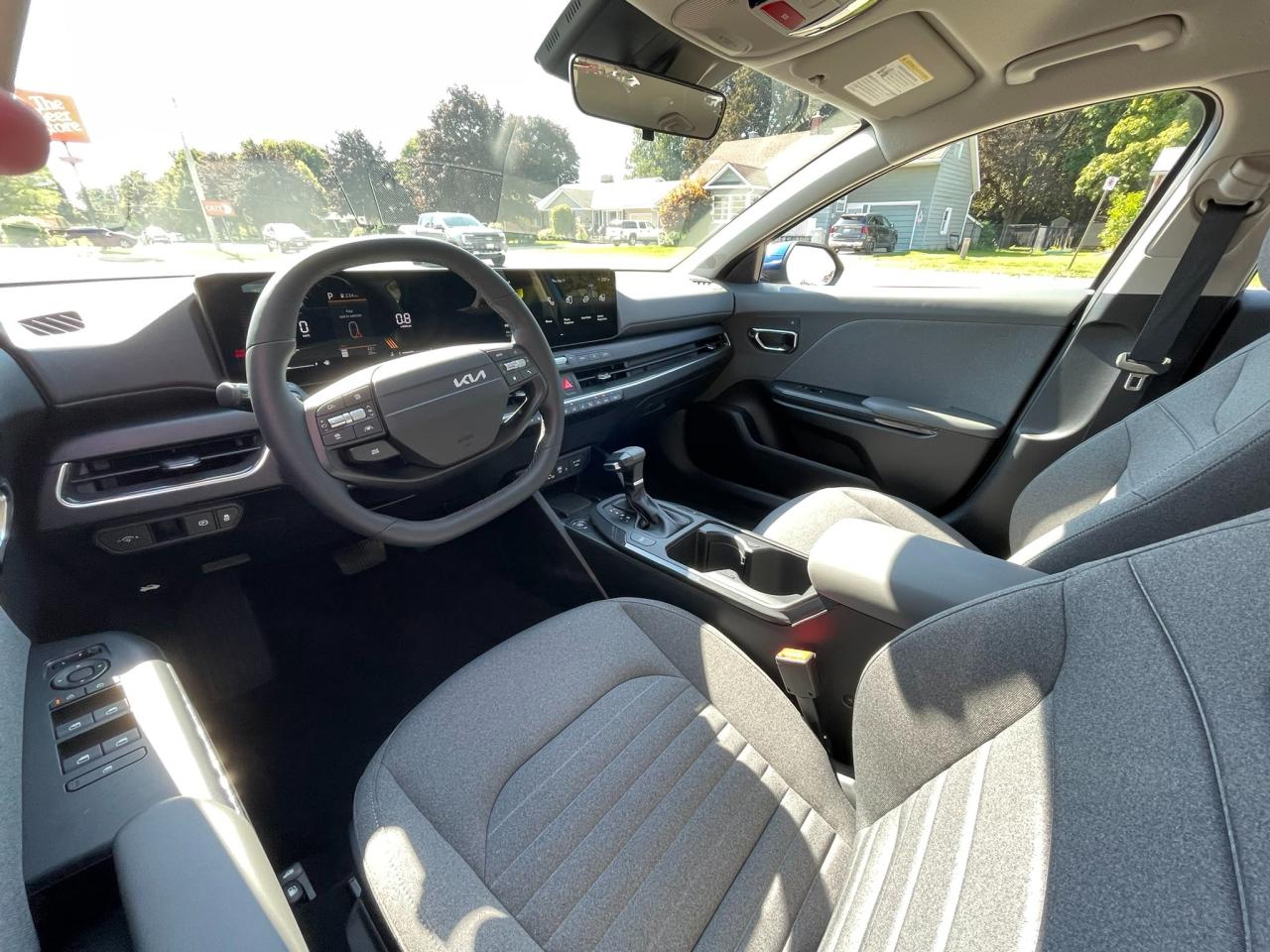 2025 Kia K4 EX Photo