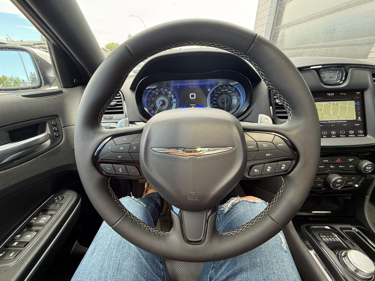 2023 Chrysler 300 300S AWD | Bold, Luxurious & Fully Equipped - Photo #17