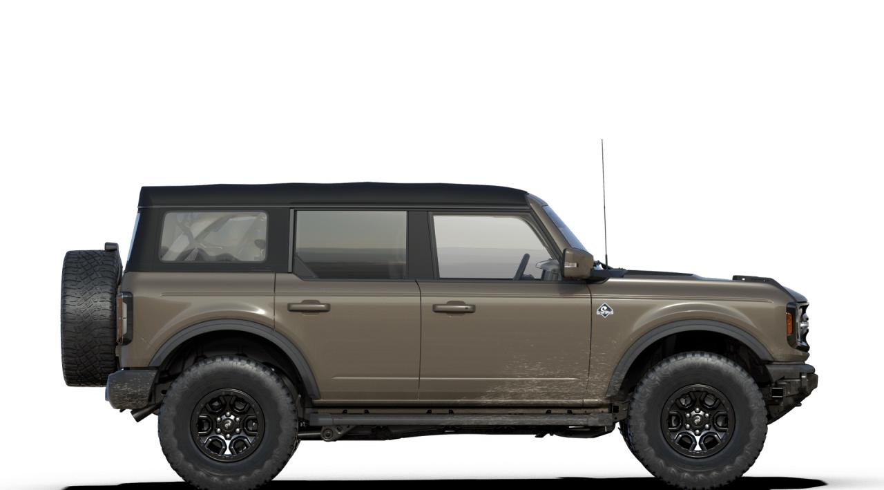 2025 Ford Bronco Outer Banks Photo5