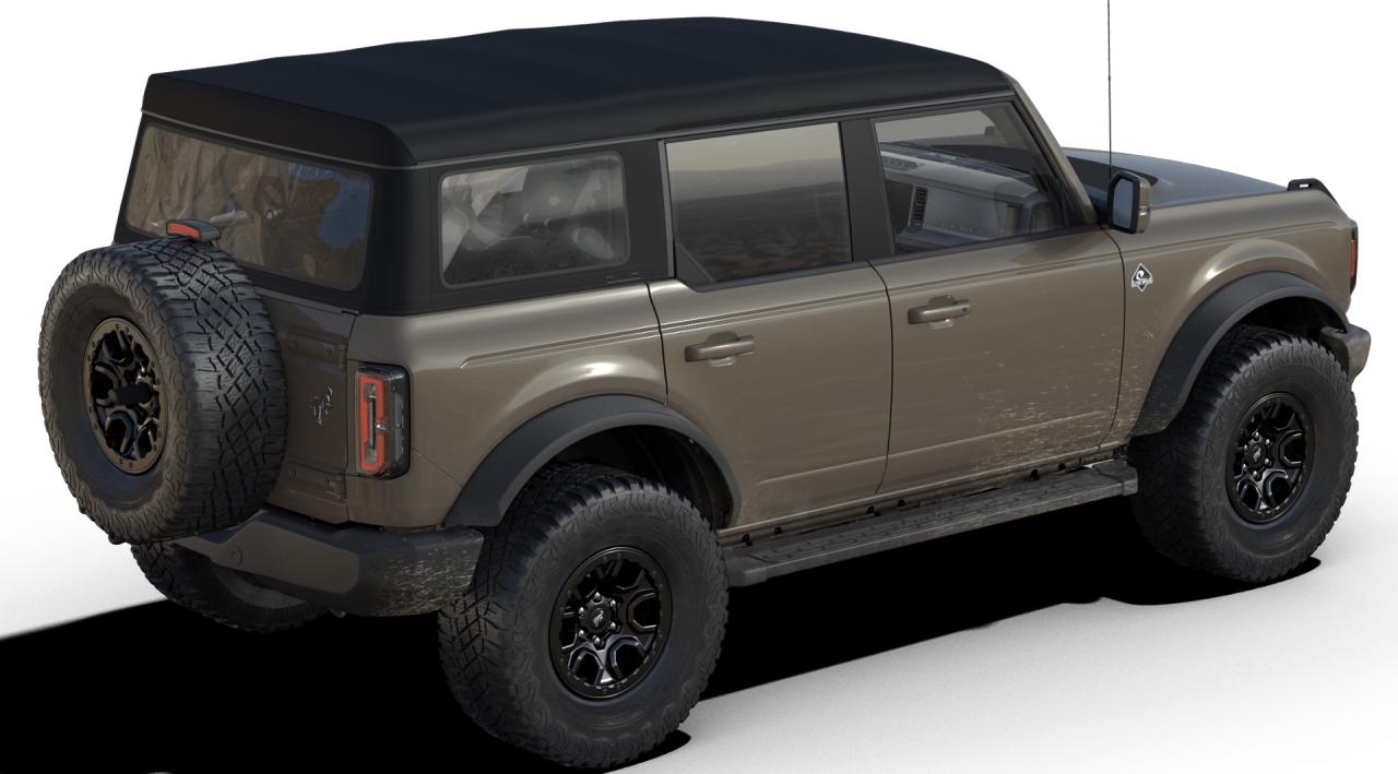2025 Ford Bronco Outer Banks Photo2