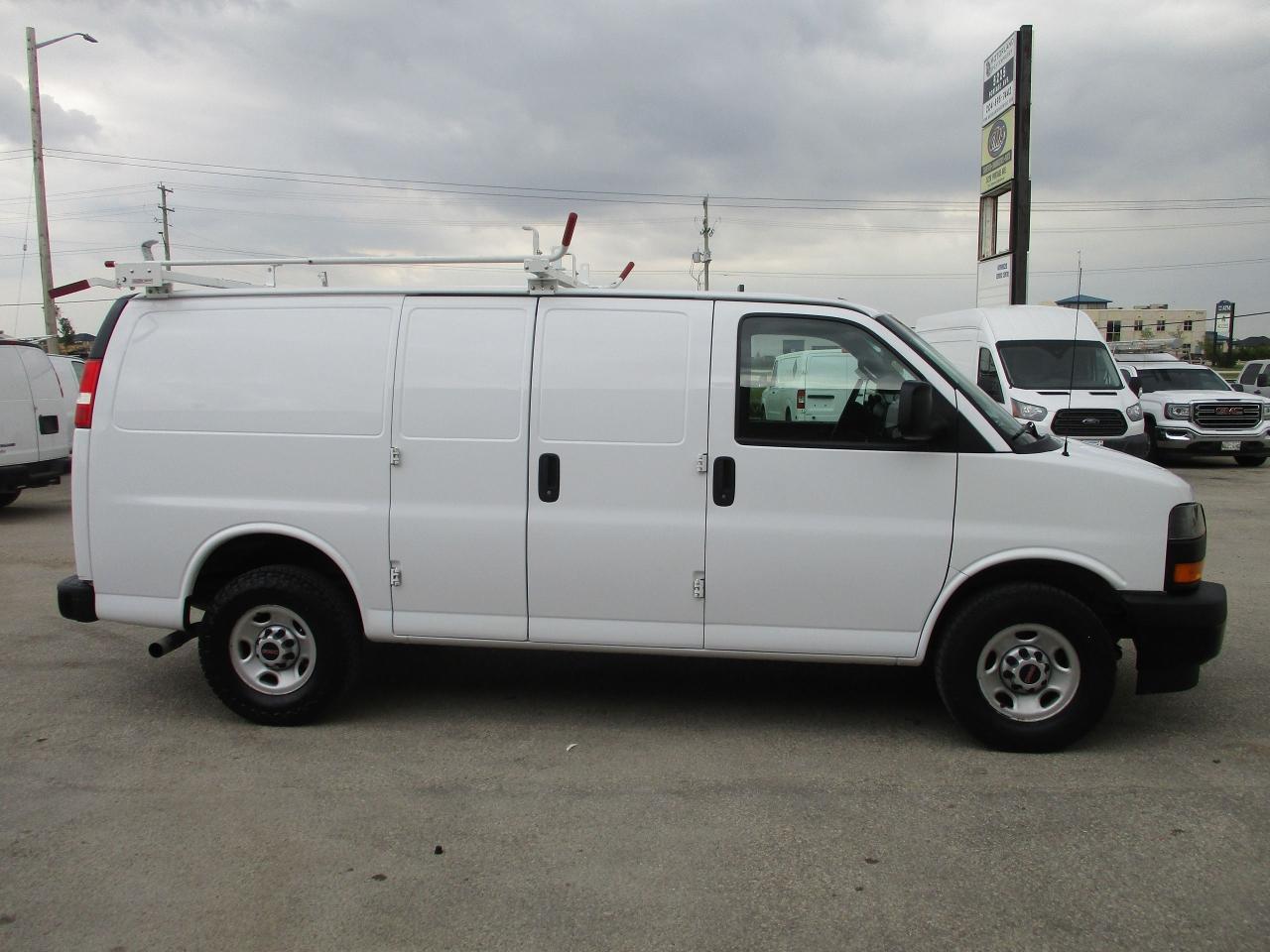 2018 GMC Savana Cargo Van  - Photo #4