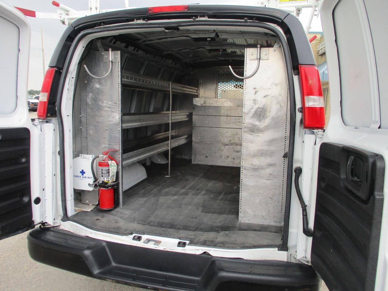 2018 GMC Savana Cargo Van  - Photo #7