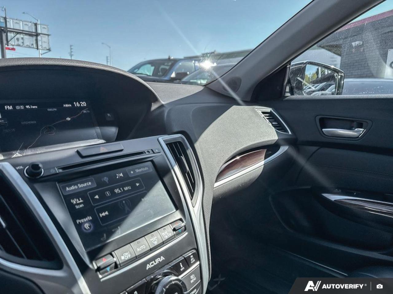 2017 Acura TLX TECH / LEATHER / ROOF / NAV / HTD SEATS / AUTO - Photo #23