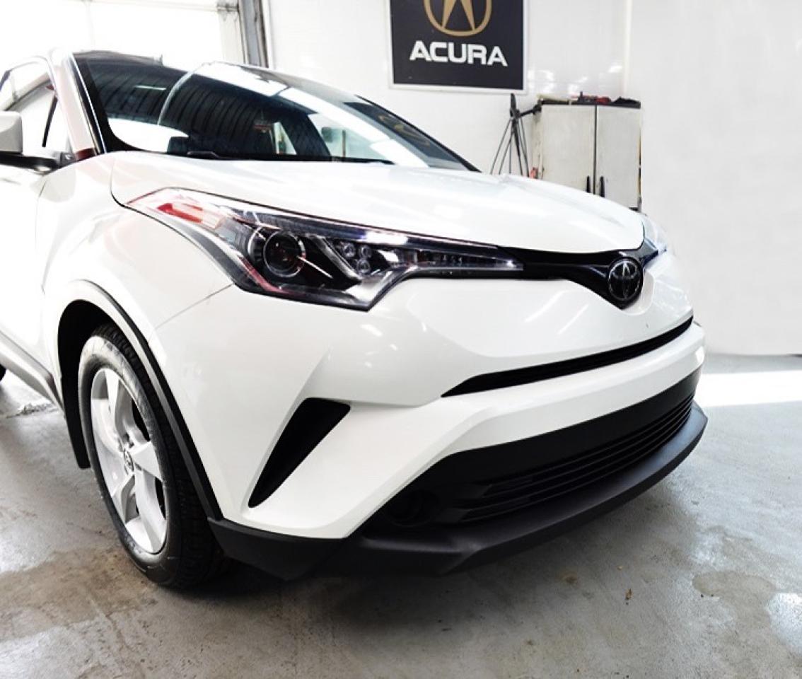 2018 Toyota C-HR XLE MODEL.0 CLAIM.WELL MAINTAIN,4 NEW TIRES ON IT - Photo #13