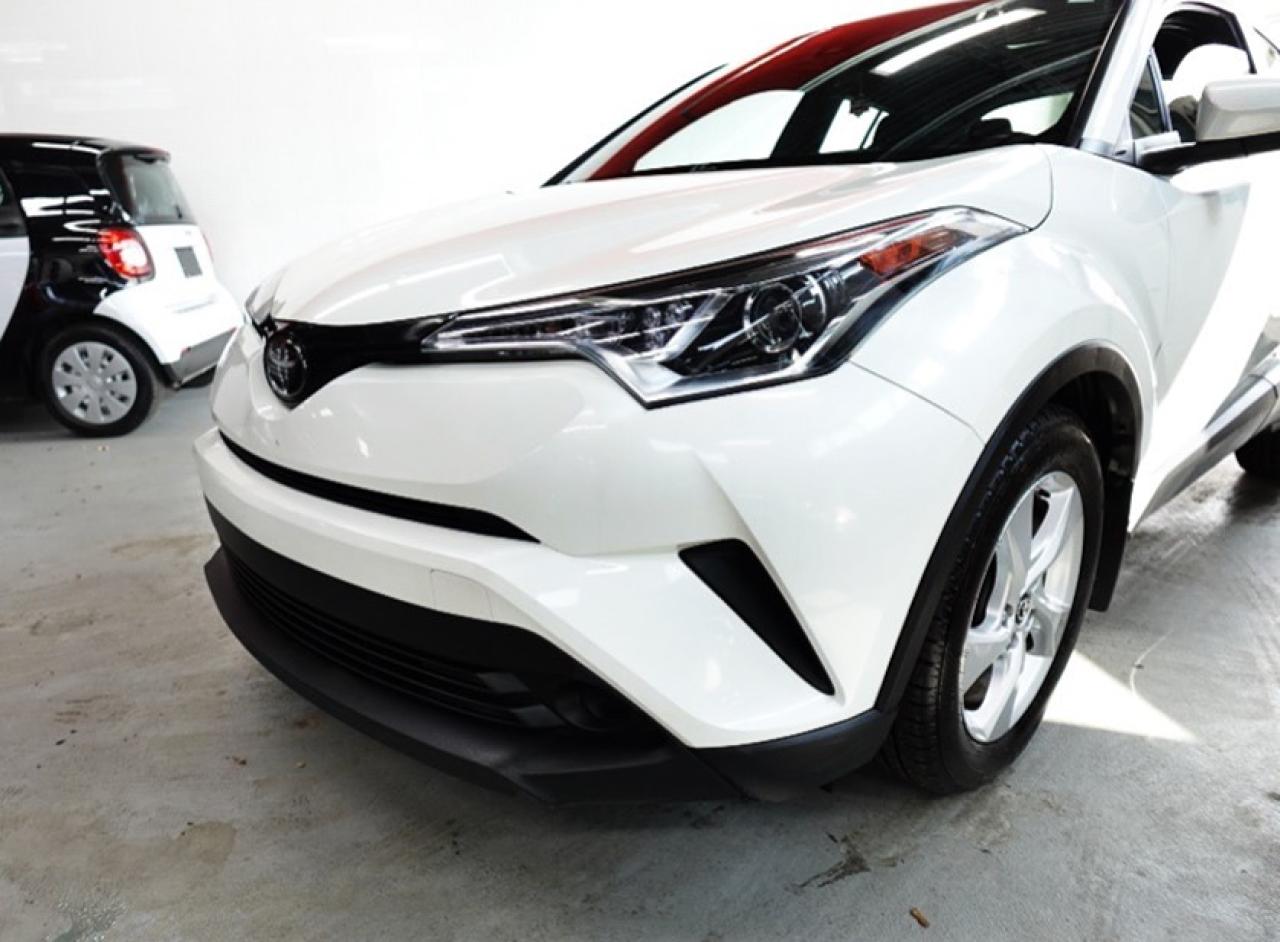 2018 Toyota C-HR XLE MODEL.0 CLAIM.WELL MAINTAIN,4 NEW TIRES ON IT - Photo #12