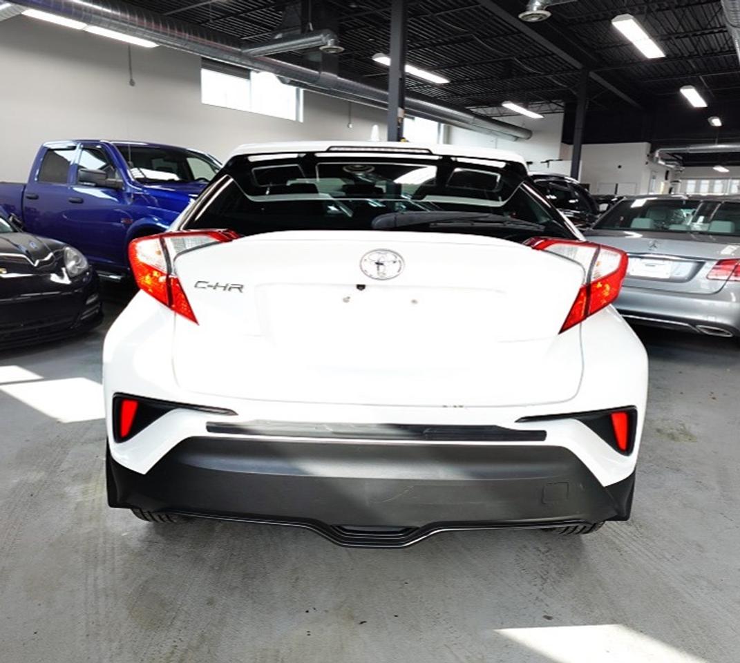 2018 Toyota C-HR XLE MODEL.0 CLAIM.WELL MAINTAIN,4 NEW TIRES ON IT Photo4