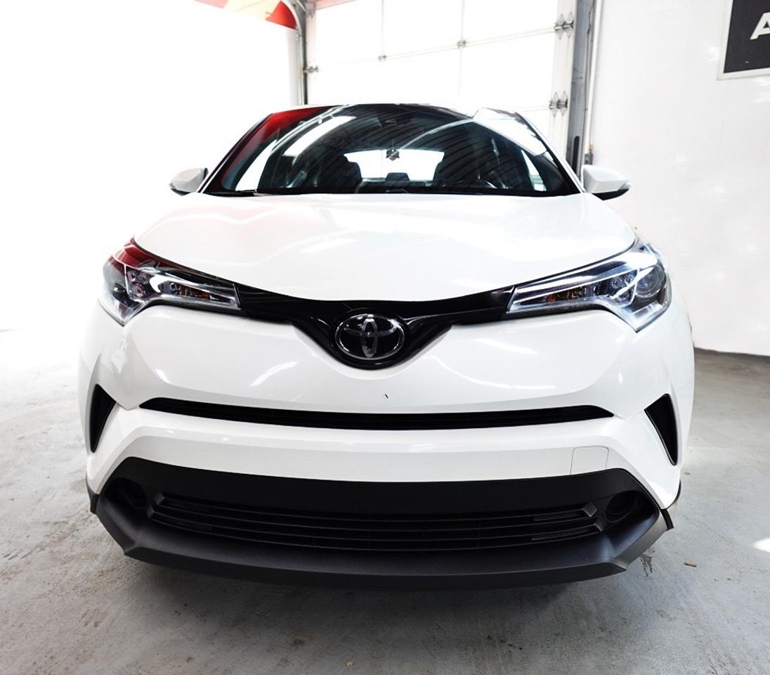 2018 Toyota C-HR XLE MODEL.0 CLAIM.WELL MAINTAIN,4 NEW TIRES ON IT Photo1
