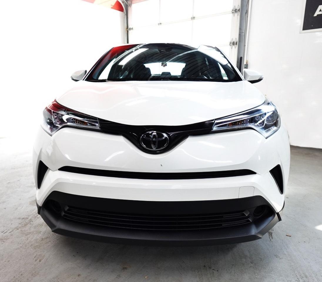 2018 Toyota C-HR XLE MODEL.0 CLAIM.WELL MAINTAIN,4 NEW TIRES ON IT - Photo #2