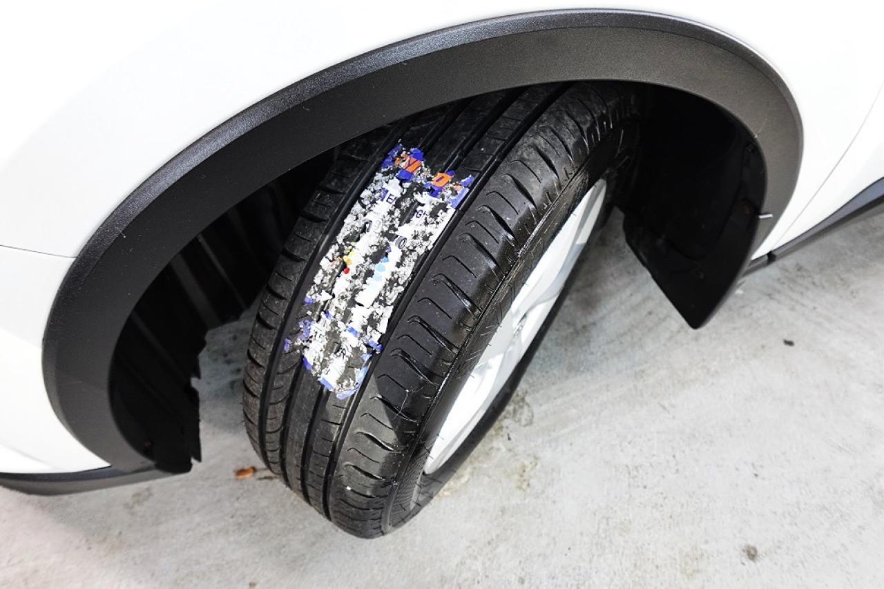 2018 Toyota C-HR XLE MODEL.0 CLAIM.WELL MAINTAIN,4 NEW TIRES ON IT - Photo #10