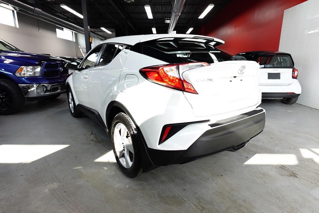 2018 Toyota C-HR XLE MODEL.0 CLAIM.WELL MAINTAIN,4 NEW TIRES ON IT - Photo #6