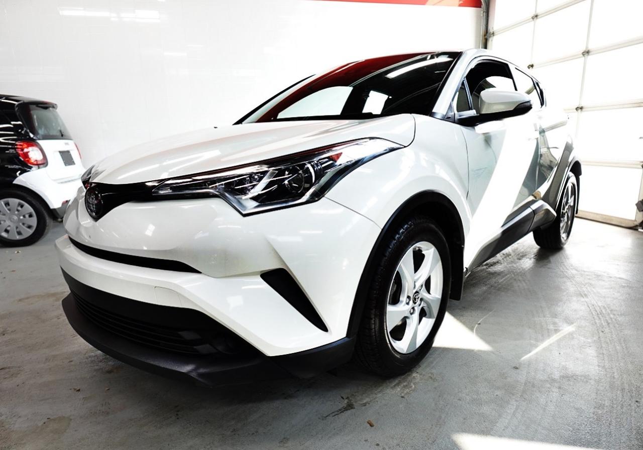 2018 Toyota C-HR XLE MODEL.0 CLAIM.WELL MAINTAIN,4 NEW TIRES ON IT Photo2