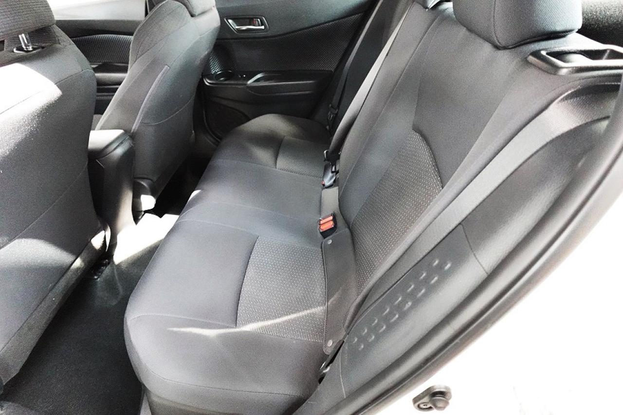 2018 Toyota C-HR XLE MODEL.0 CLAIM.WELL MAINTAIN,4 NEW TIRES ON IT - Photo #17