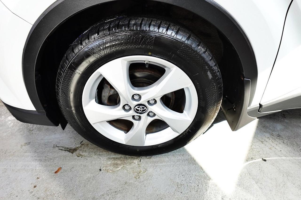 2018 Toyota C-HR XLE MODEL.0 CLAIM.WELL MAINTAIN,4 NEW TIRES ON IT - Photo #9