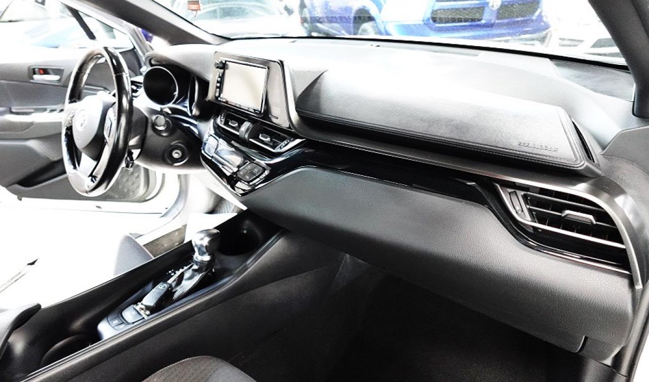 2018 Toyota C-HR XLE MODEL.0 CLAIM.WELL MAINTAIN,4 NEW TIRES ON IT - Photo #18