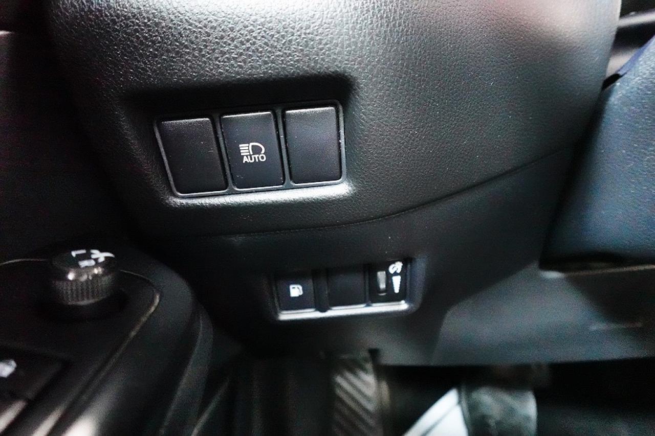 2018 Toyota C-HR XLE MODEL.0 CLAIM.WELL MAINTAIN,4 NEW TIRES ON IT - Photo #30