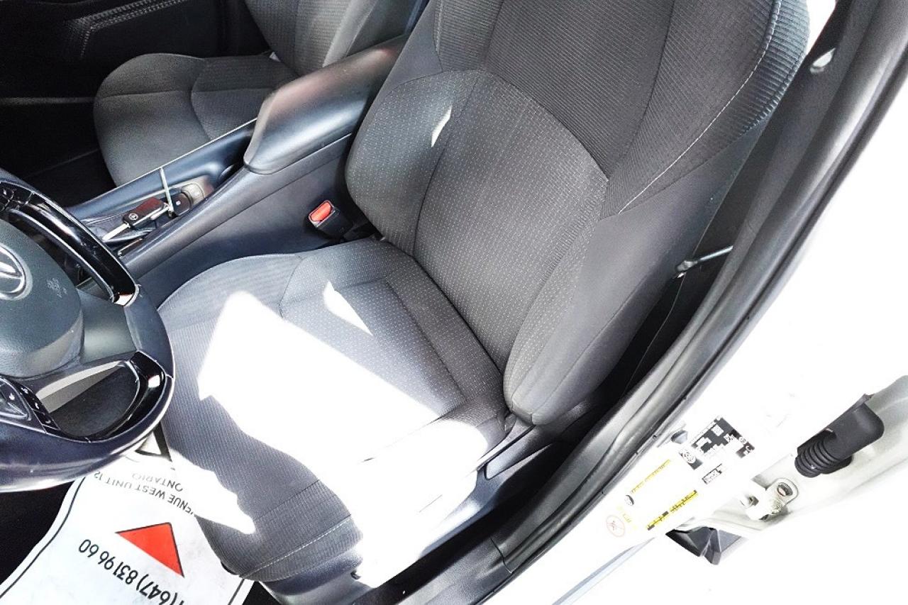 2018 Toyota C-HR XLE MODEL.0 CLAIM.WELL MAINTAIN,4 NEW TIRES ON IT - Photo #16