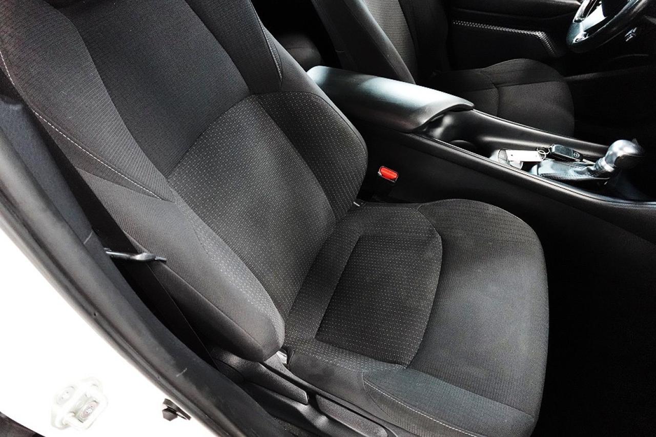 2018 Toyota C-HR XLE MODEL.0 CLAIM.WELL MAINTAIN,4 NEW TIRES ON IT - Photo #19