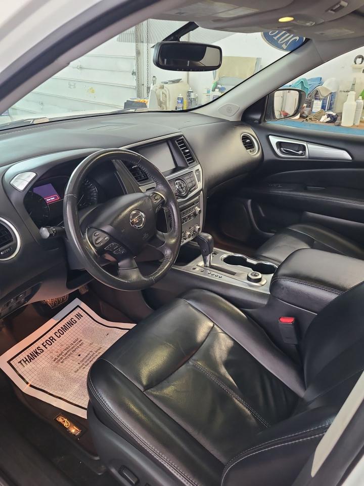 2018 Nissan Pathfinder SL PREMIUM - Photo #6