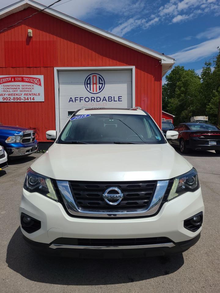 2018 Nissan Pathfinder SL PREMIUM - Photo #2