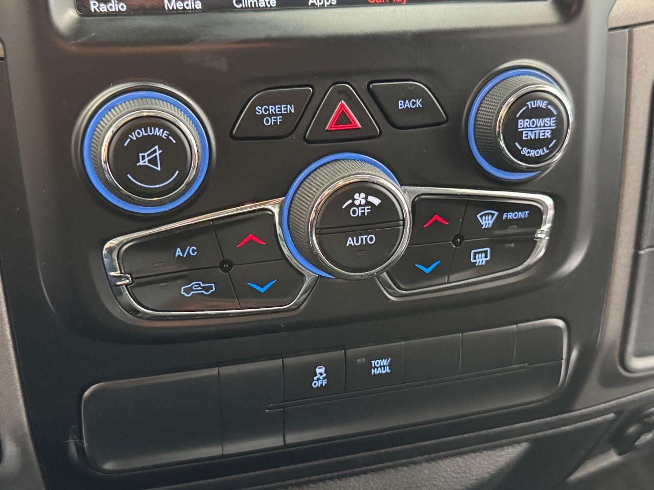 2019 RAM 1500 Classic Express 4x4 Crew+New Tires+Brakes+CLEAN CARFAX Photo31