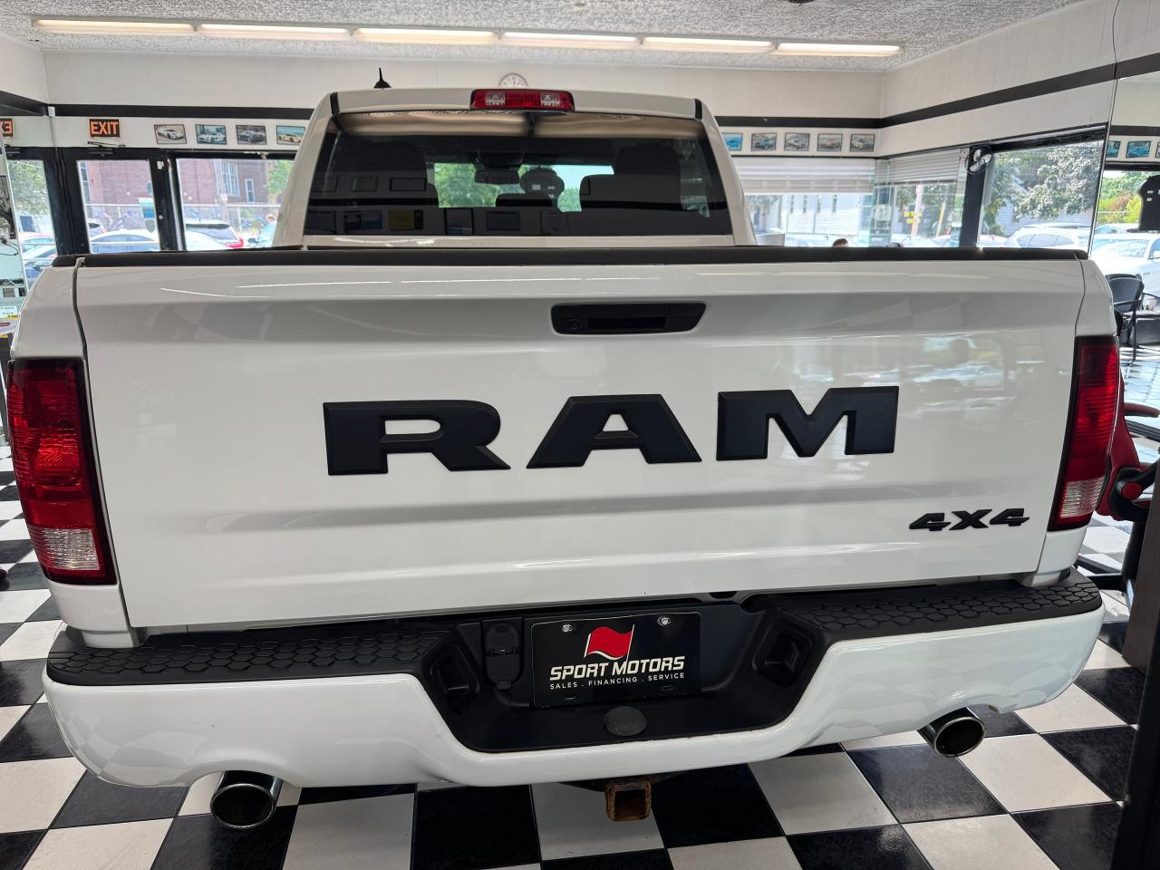 2019 RAM 1500 Classic Express 4x4 Crew+New Tires+Brakes+CLEAN CARFAX Photo6