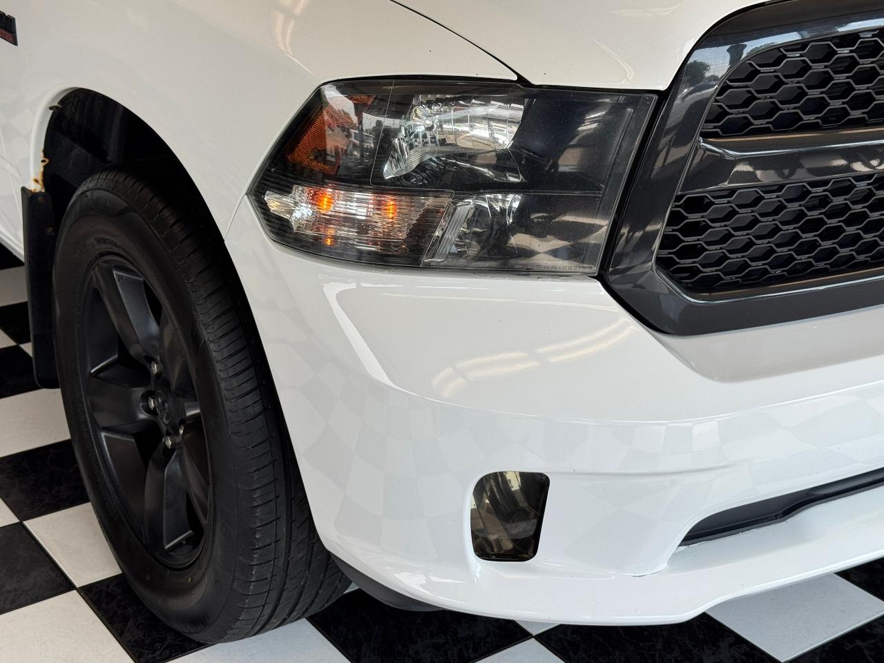 2019 RAM 1500 Classic Express 4x4 Crew+New Tires+Brakes+CLEAN CARFAX Photo33