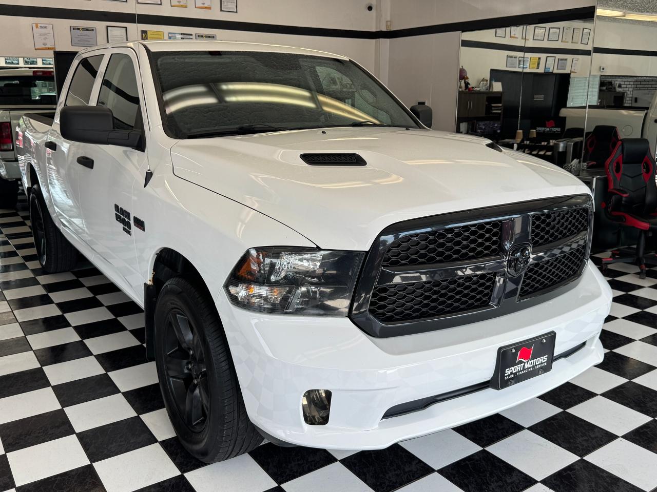 2019 RAM 1500 Classic Express 4x4 Crew+New Tires+Brakes+CLEAN CARFAX Photo8