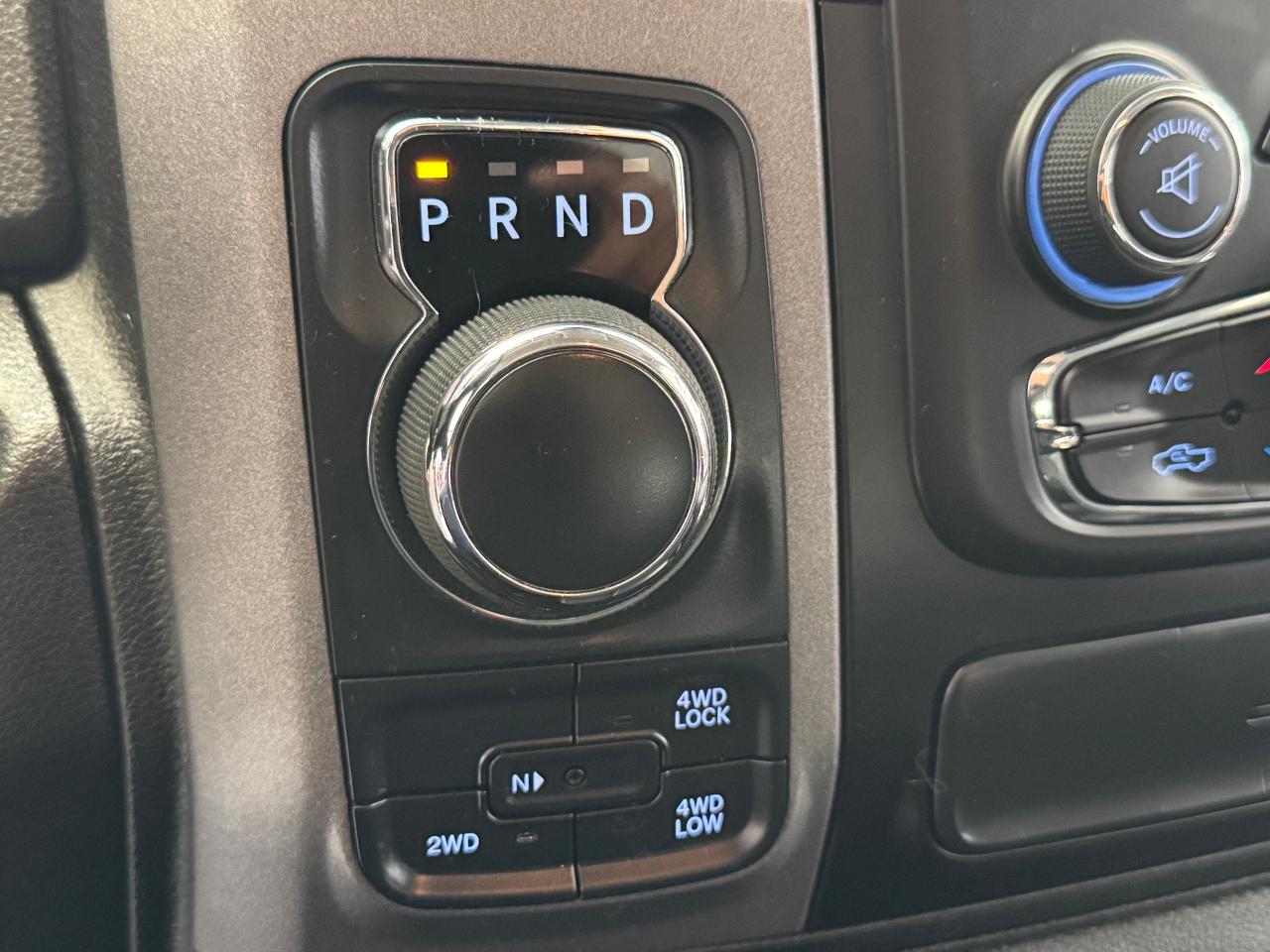 2019 RAM 1500 Classic Express 4x4 Crew+New Tires+Brakes+CLEAN CARFAX Photo32