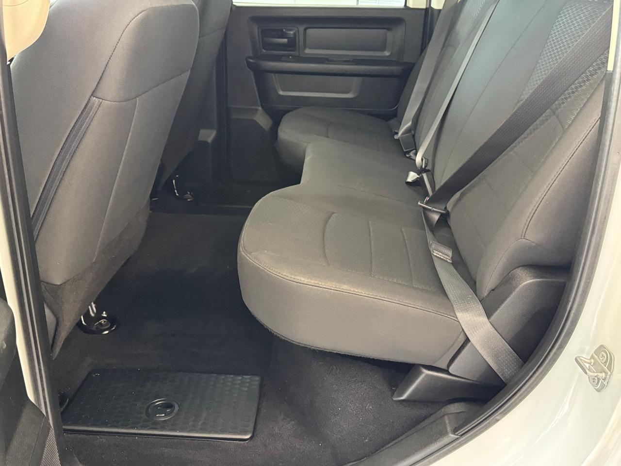 2019 RAM 1500 Classic Express 4x4 Crew+New Tires+Brakes+CLEAN CARFAX Photo21