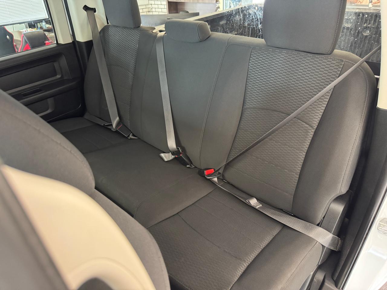 2019 RAM 1500 Classic Express 4x4 Crew+New Tires+Brakes+CLEAN CARFAX Photo22