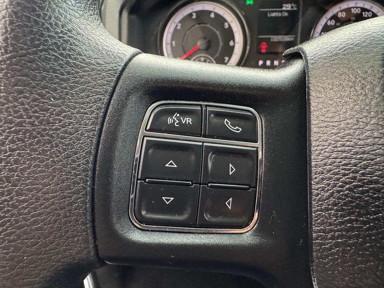 2019 RAM 1500 Classic Express 4x4 Crew+New Tires+Brakes+CLEAN CARFAX Photo40