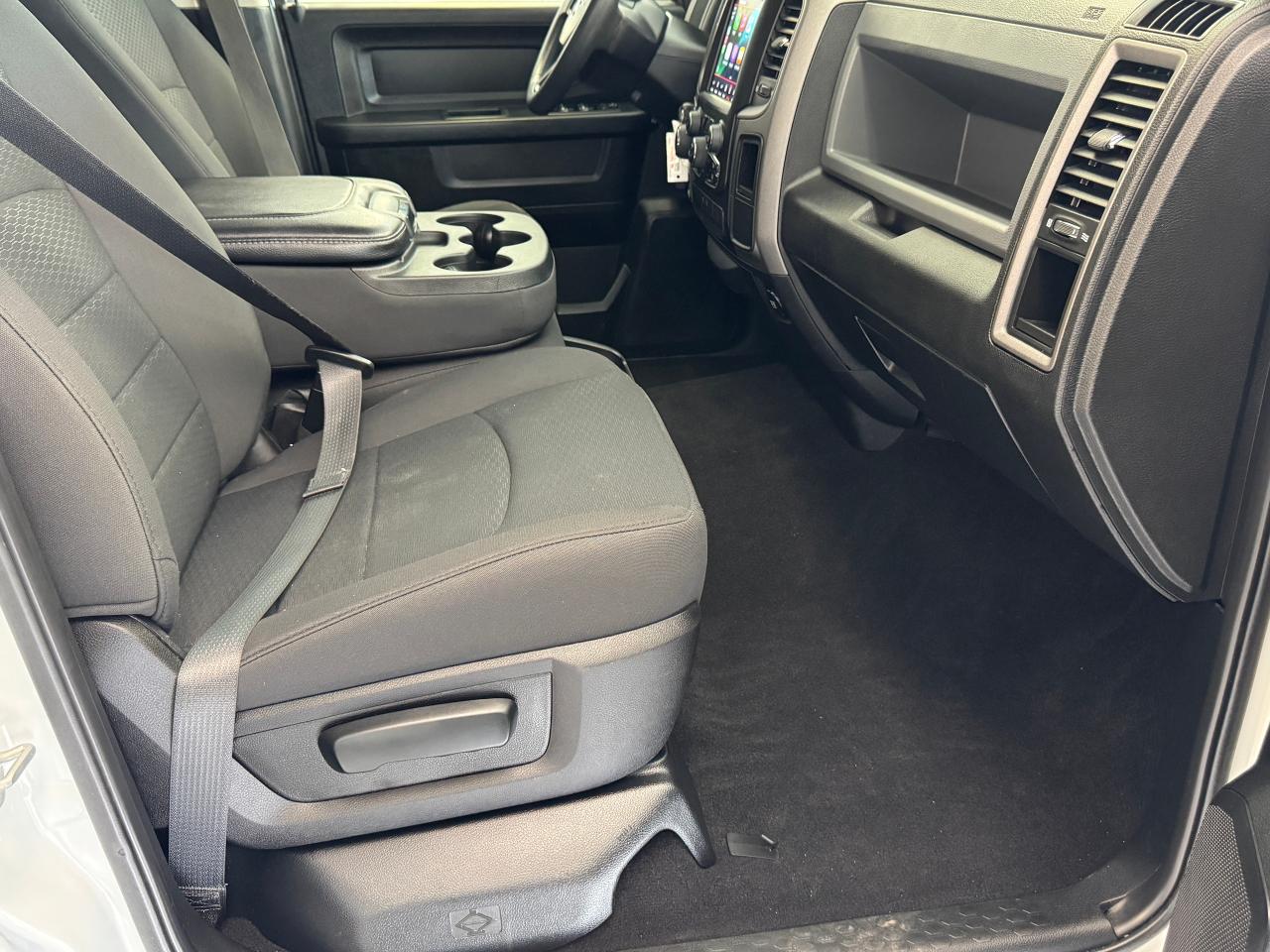 2019 RAM 1500 Classic Express 4x4 Crew+New Tires+Brakes+CLEAN CARFAX Photo19