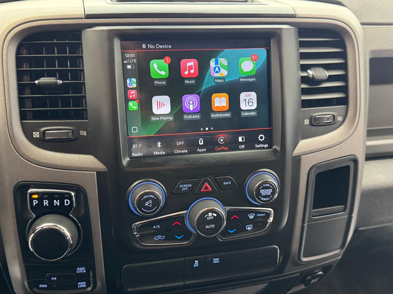 2019 RAM 1500 Classic Express 4x4 Crew+New Tires+Brakes+CLEAN CARFAX - Photo #12