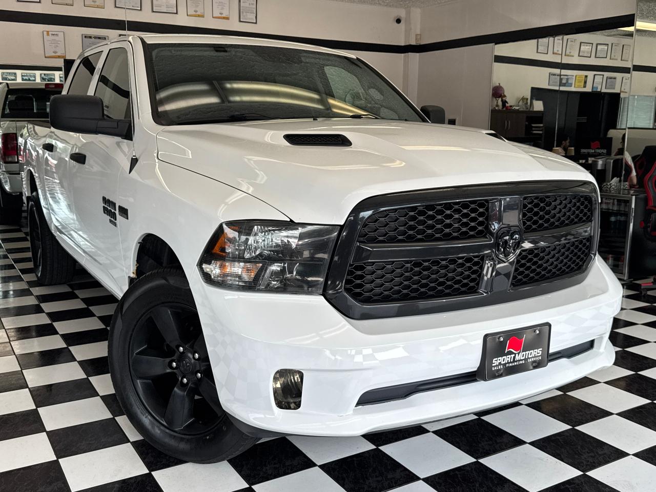 2019 RAM 1500 Classic Express 4x4 Crew+New Tires+Brakes+CLEAN CARFAX Photo14