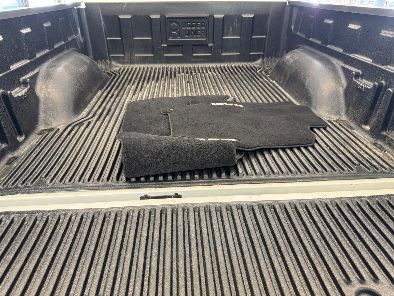 2019 RAM 1500 Classic Express 4x4 Crew+New Tires+Brakes+CLEAN CARFAX Photo23
