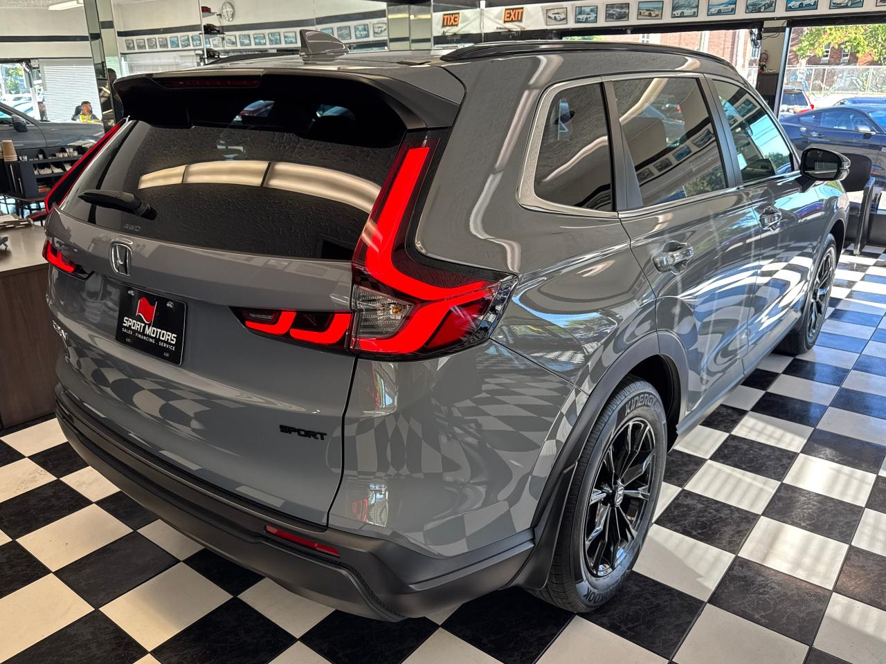 2023 Honda CR-V Sport-B AWD+Roof+Like New! One Owner! Clean Carfax Photo8