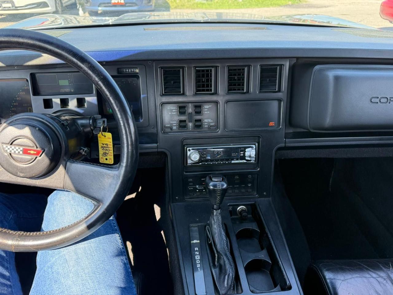 1989 Chevrolet Corvette CONVERTIBLE, ONLY 104KM, GREAT SHAPE, V8, ORIGINAL Photo