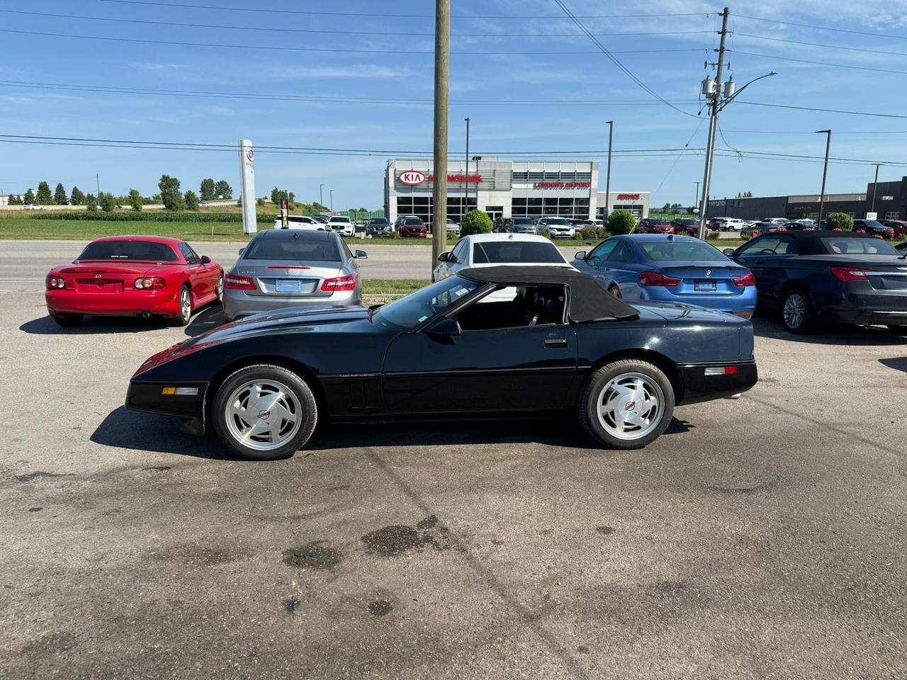1989 Chevrolet Corvette CONVERTIBLE, ONLY 104KM, GREAT SHAPE, V8, ORIGINAL Photo