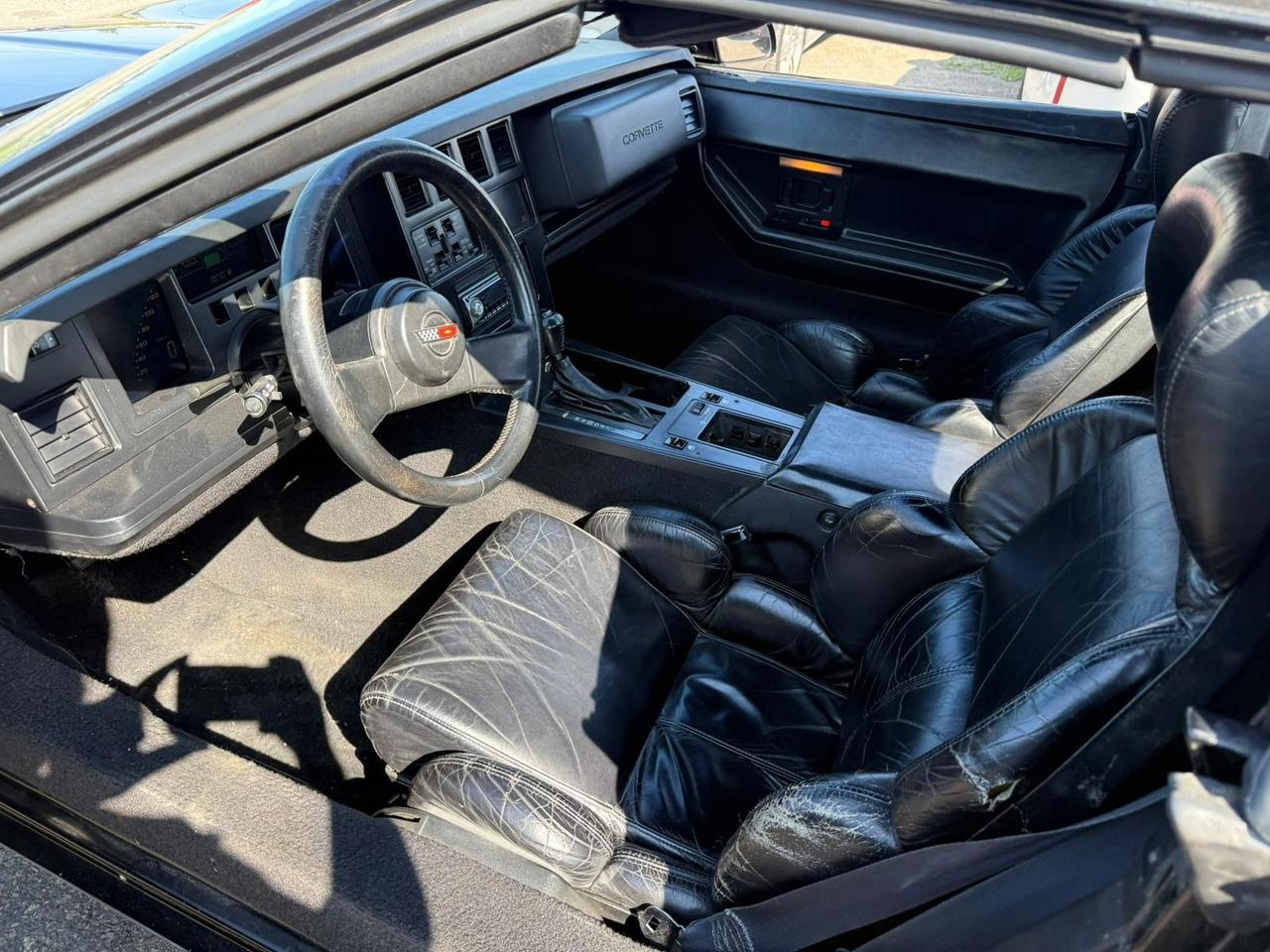 1989 Chevrolet Corvette CONVERTIBLE, ONLY 104KM, GREAT SHAPE, V8, ORIGINAL Photo