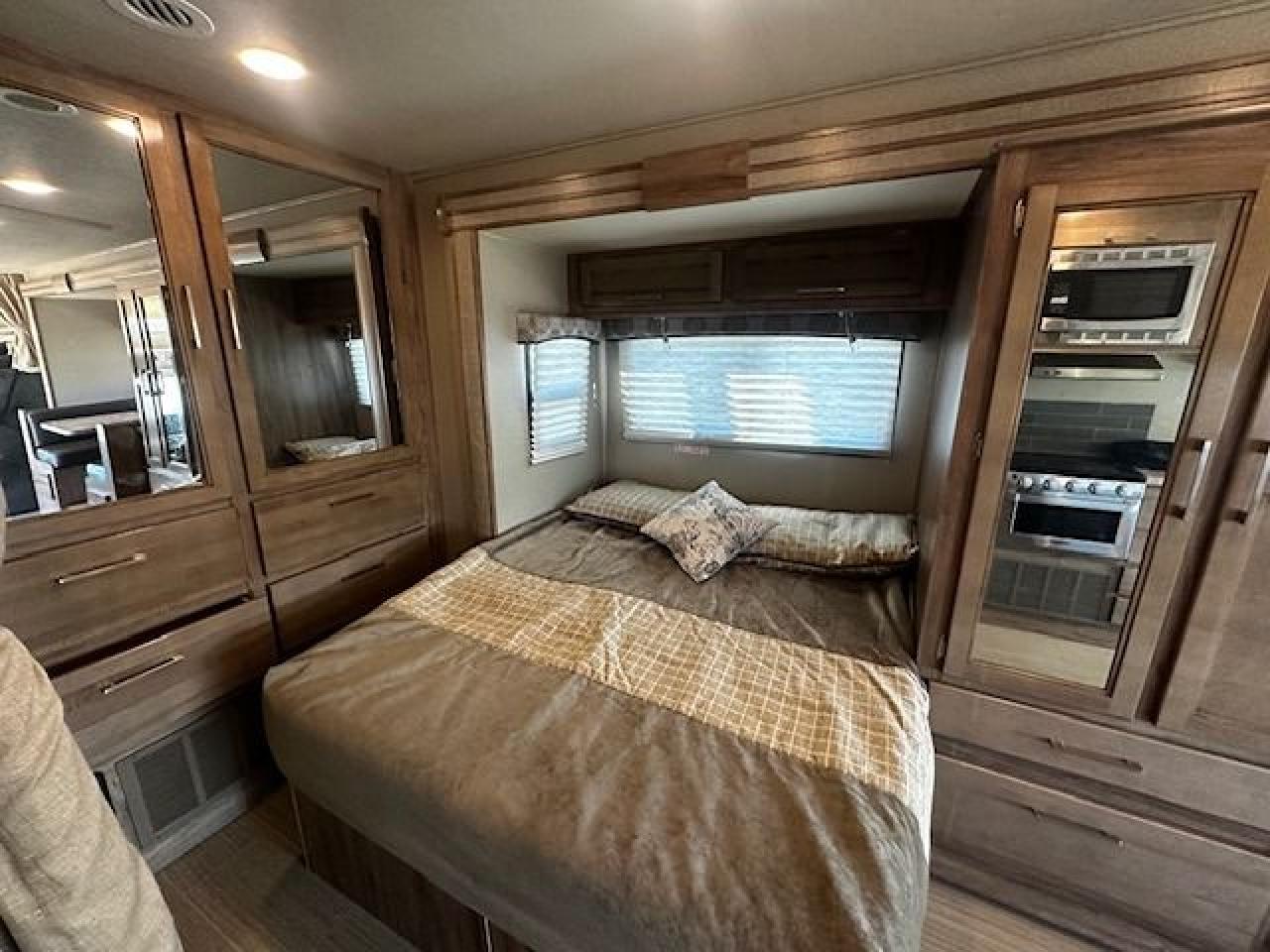 2019 Entegra Odyssey 24B 