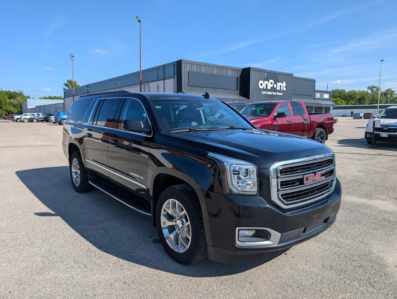2020 GMC Yukon XL SLT | NO ACCIDENTS | COOLED SEATS | REAR DVD - Photo #2